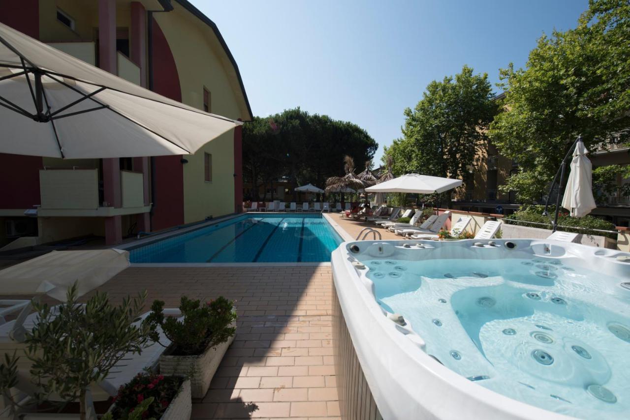 Residence Elisabetta Cesenatico Εξωτερικό φωτογραφία